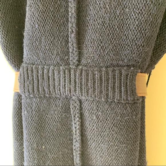 Vince Wool Wrap - Picture 5 of 7